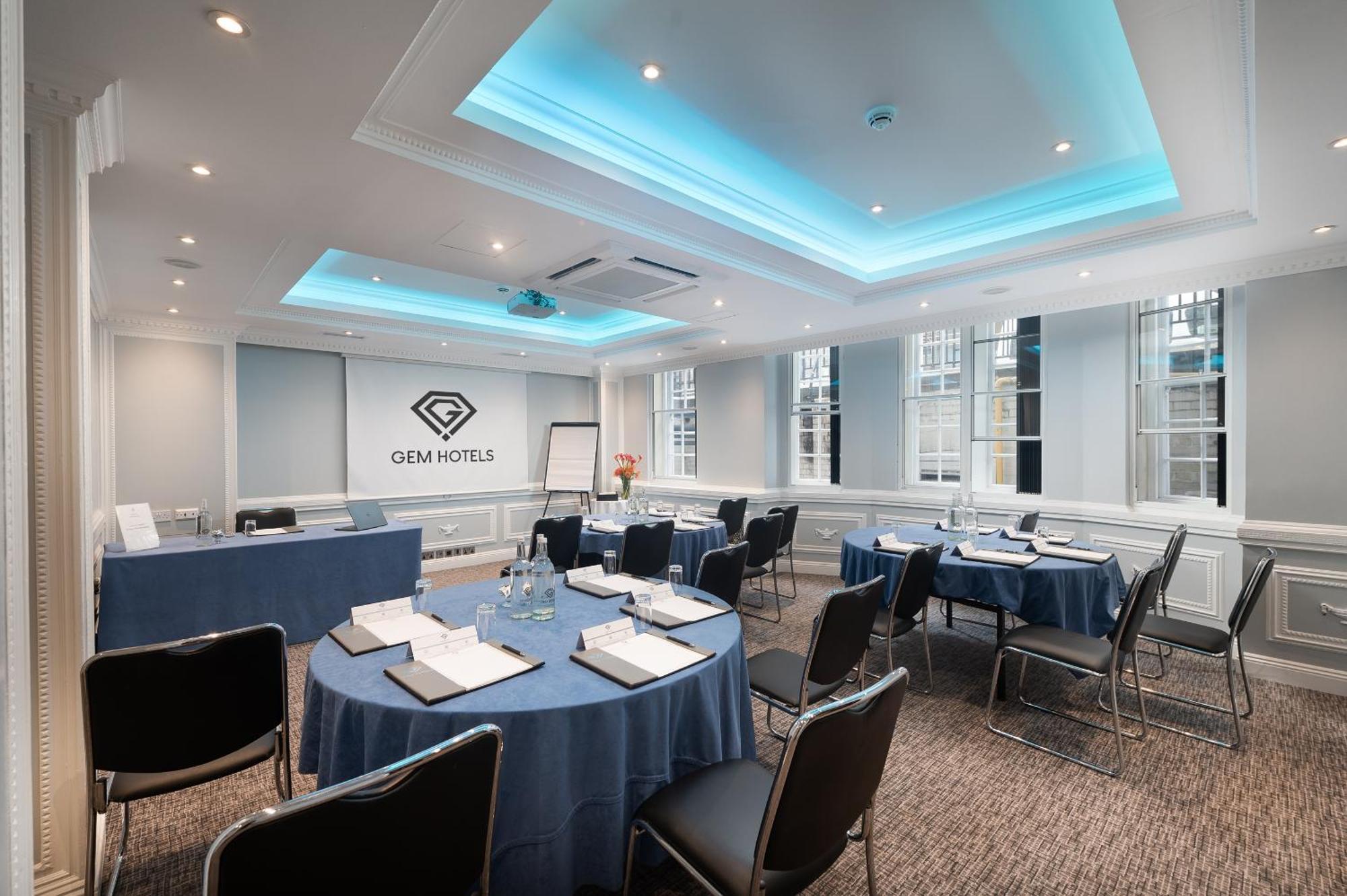 Fitzrovia Hotel 4*